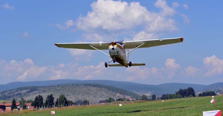 4 Reasons to Consider Our Single-Piston Engine Training