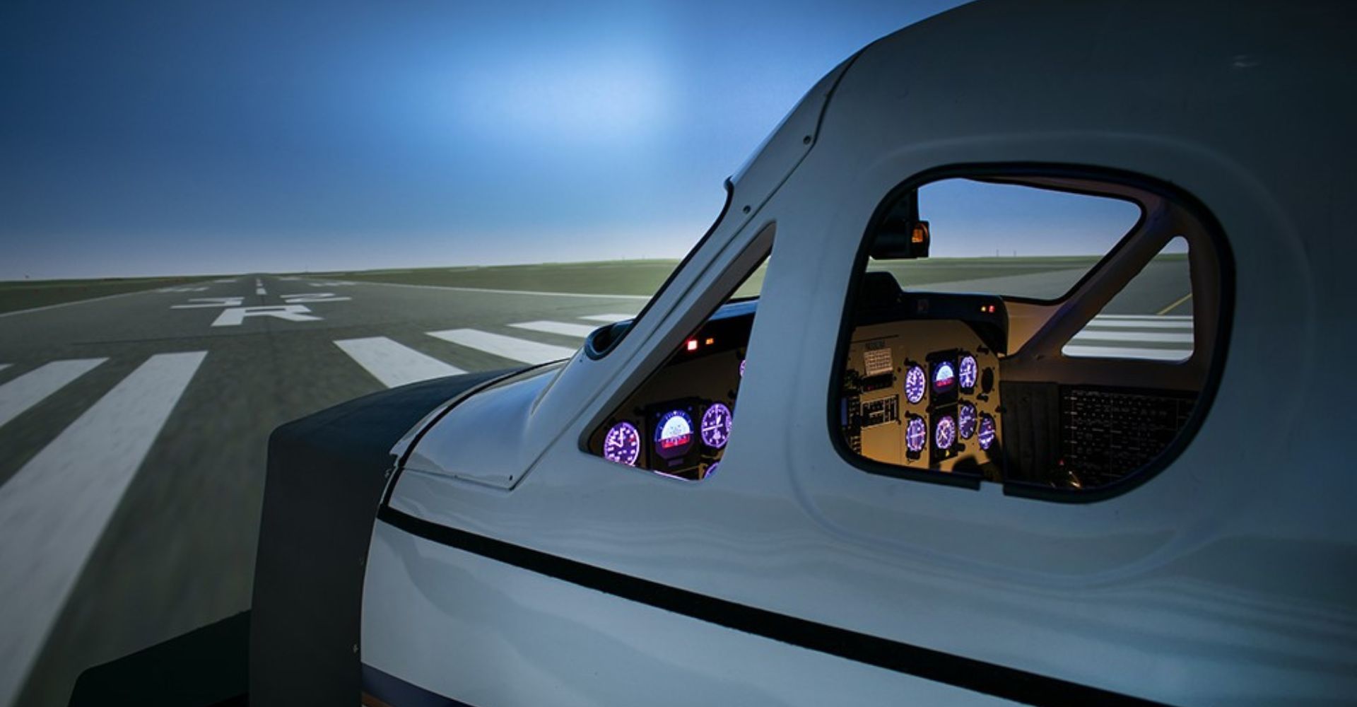 A plan shell with A full flight simulator