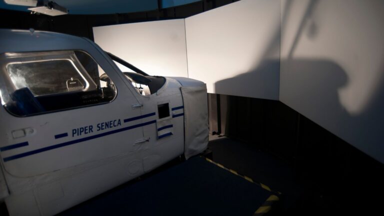 A Guide to FAA Qualified Flight Simulators and Pilot Training in Tampa